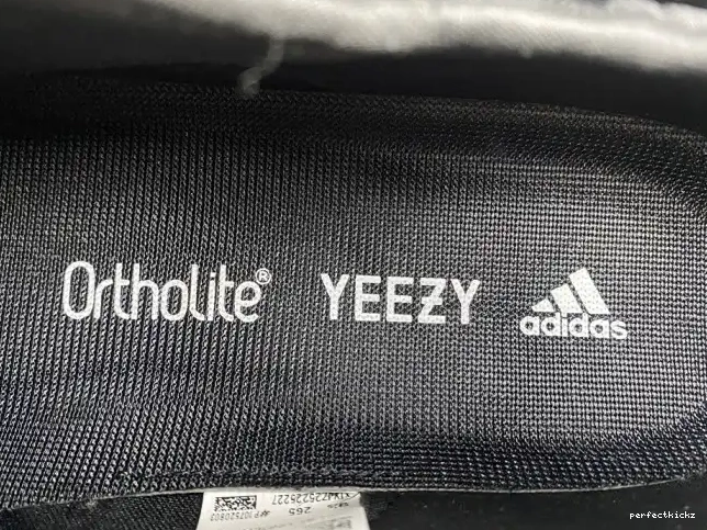 YEEZY ADIDAS H68032 400 0519